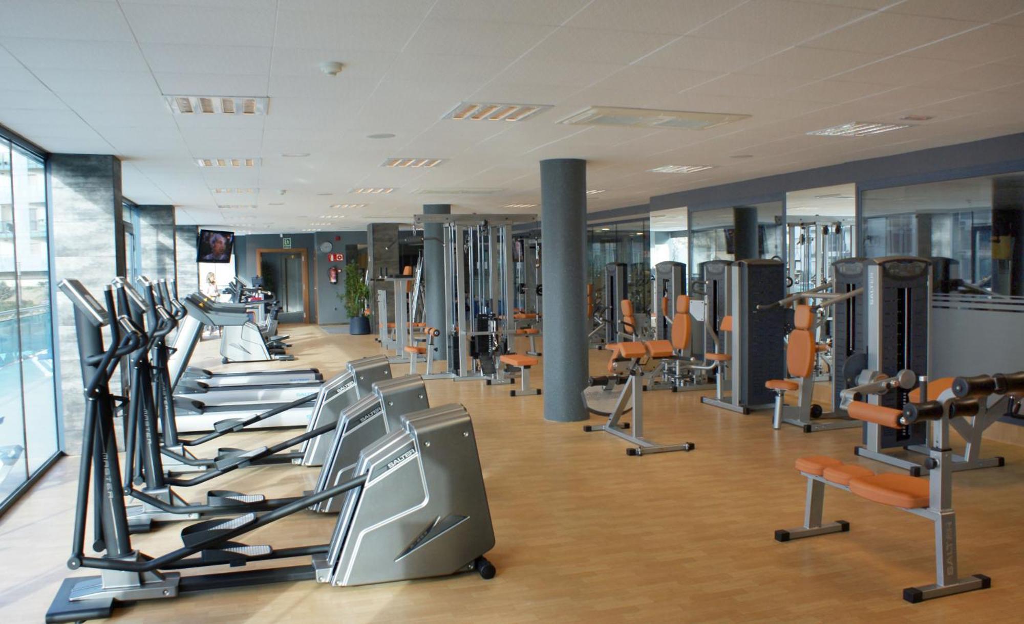 Sant Jordi Boutique Hotel Calella Exterior photo A typical gym