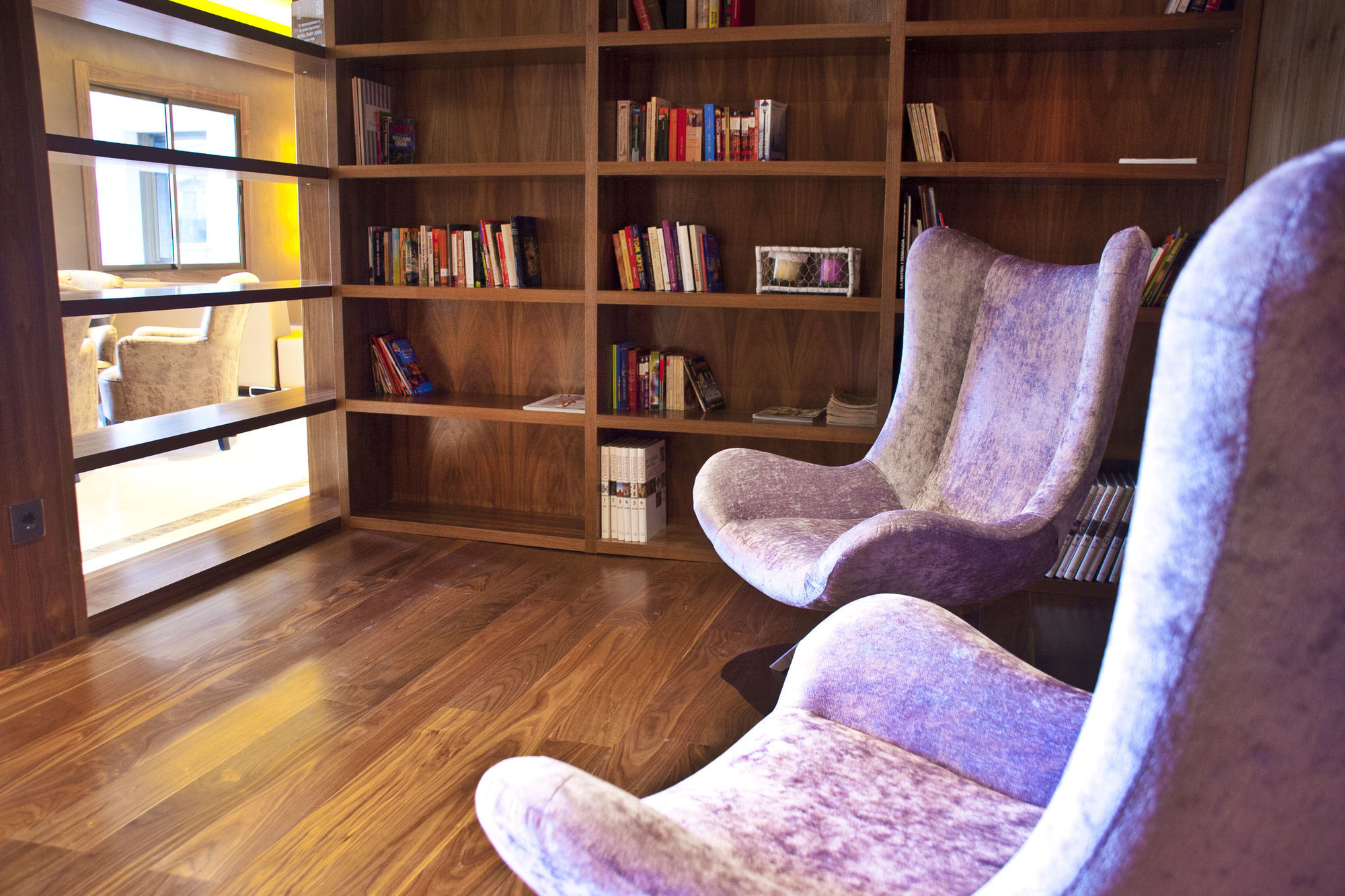 Sant Jordi Boutique Hotel Calella Exterior photo Library