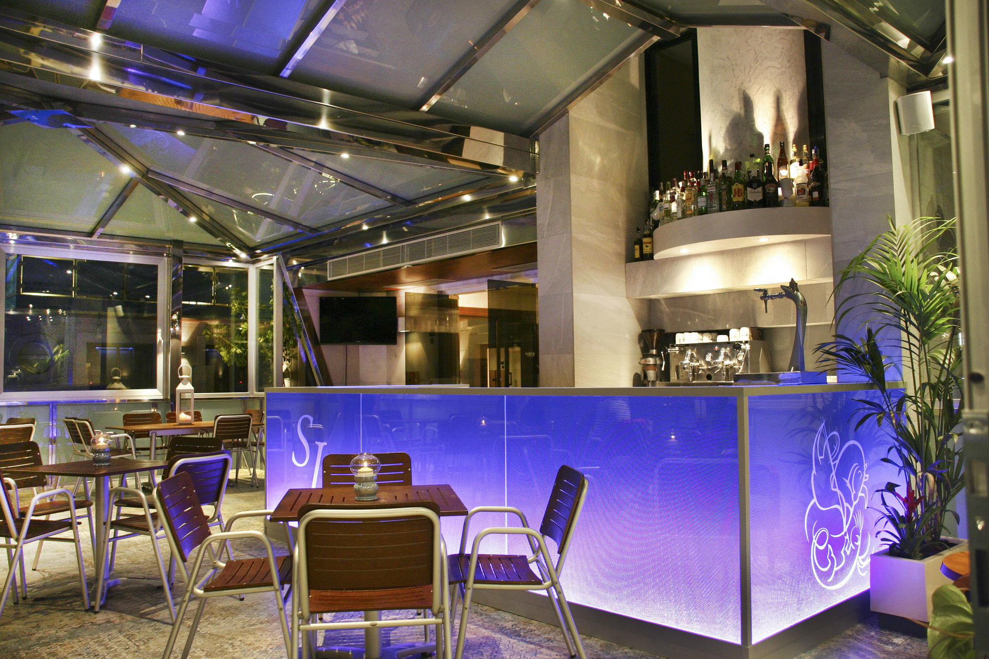 Sant Jordi Boutique Hotel Calella Exterior photo The bar at the Sky Bar